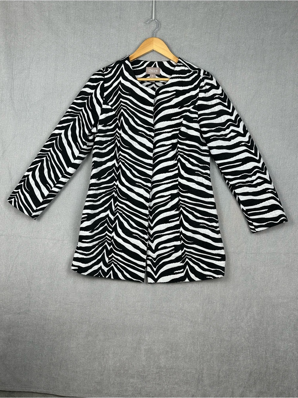 Chico's Blazer Size 1 Jacket Open Front Animal Zebra Print Black White Pockets M
